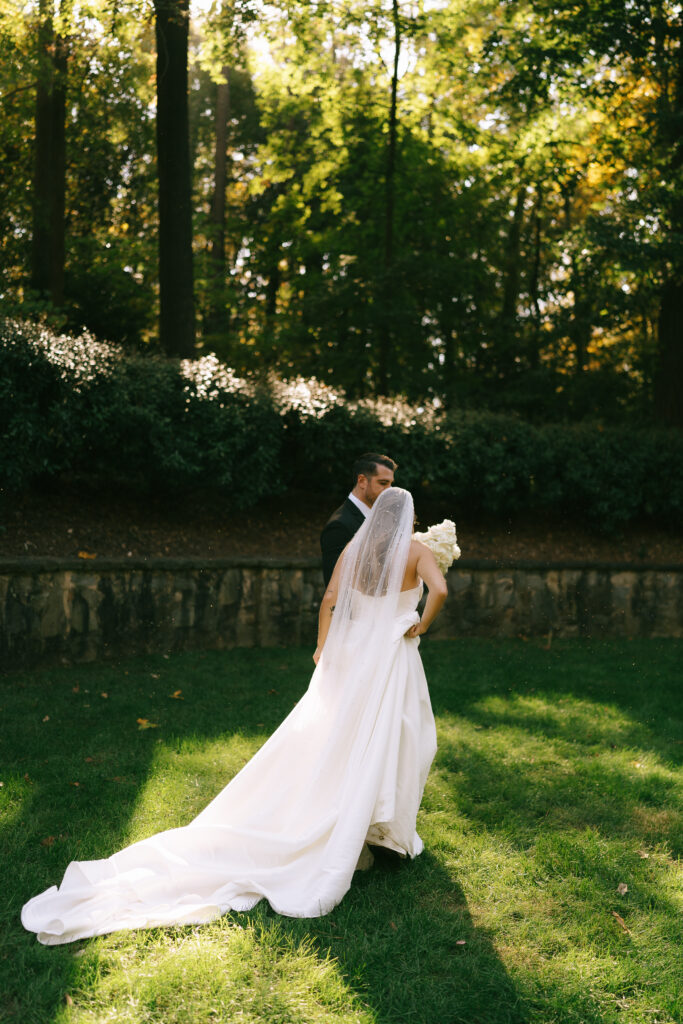 Bride and Groom Swan House Atlanta, Georgia. Atlanta Georgia Wedding Photographer